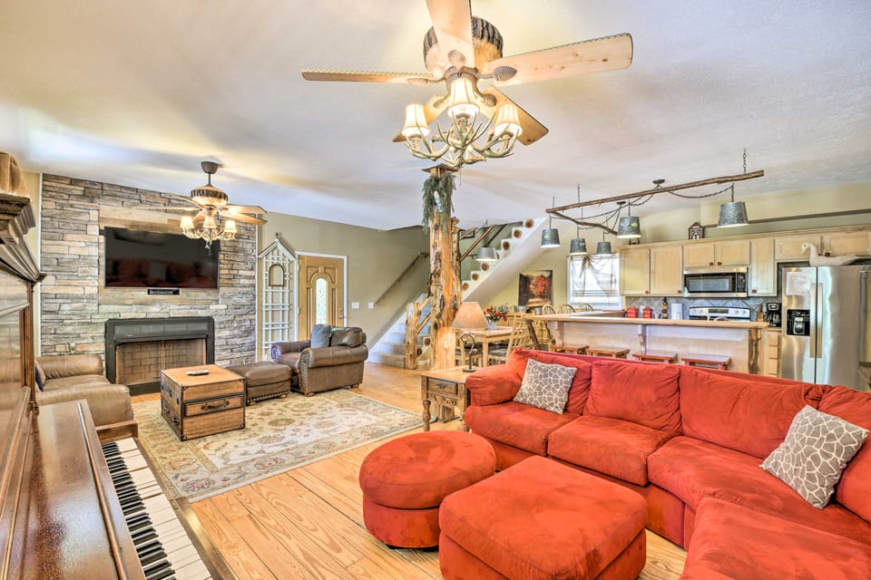 The Bunkhouse at Kudzu Cove Cabins Resort Cottage in Guntersville Lake