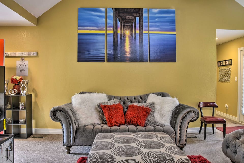 Bright Chesapeake Home Near Shopping & Dining House in Portsmouth
