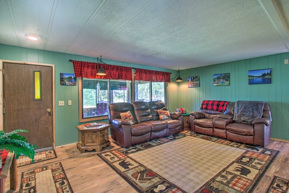 Cozy Chiloquin Retreat < 30 Mi to Crater Lake! House in Oregon