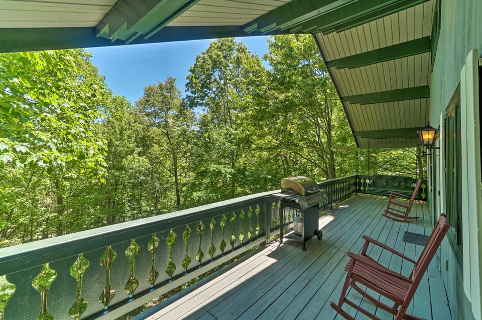Serene Sky Valley Family Chalet w/ Fireplace House in Sky Valley