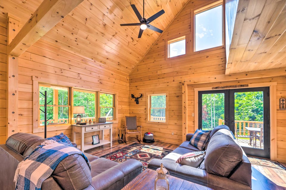 Peaceful North Haverhill Haven w/ Wood Fire Pit House in Vermont