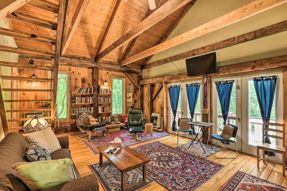 Pet-Friendly Leicester 'Mountain View' Escape Apartment in Buncombe County