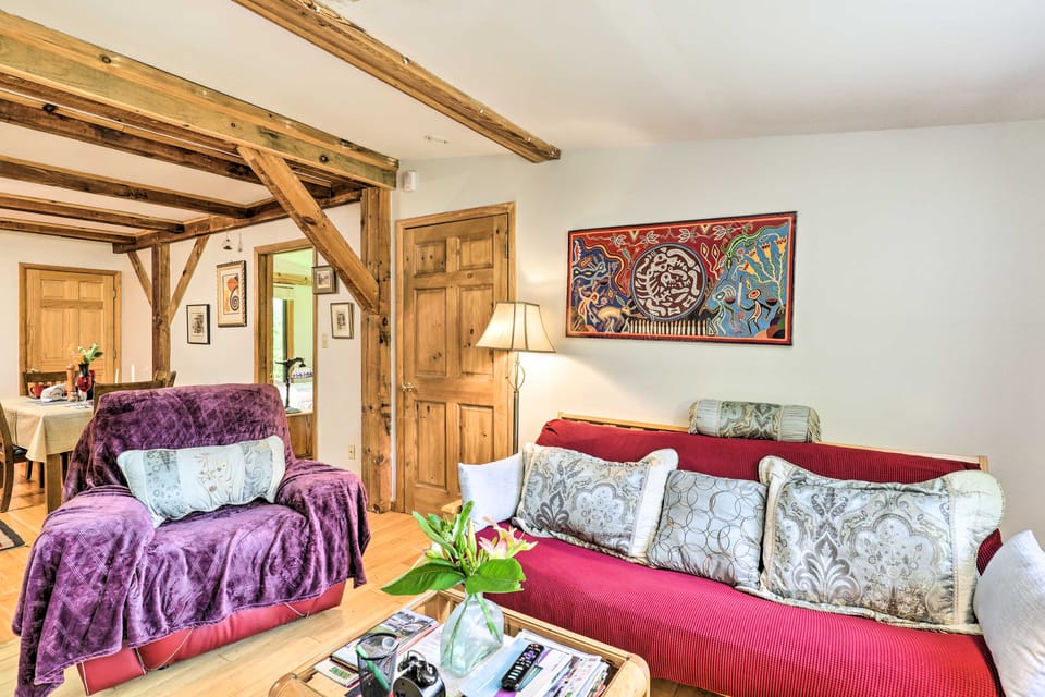 Cookout Ready! 'Sweet Suite' w/ Views in Leicester Apartment in Buncombe County