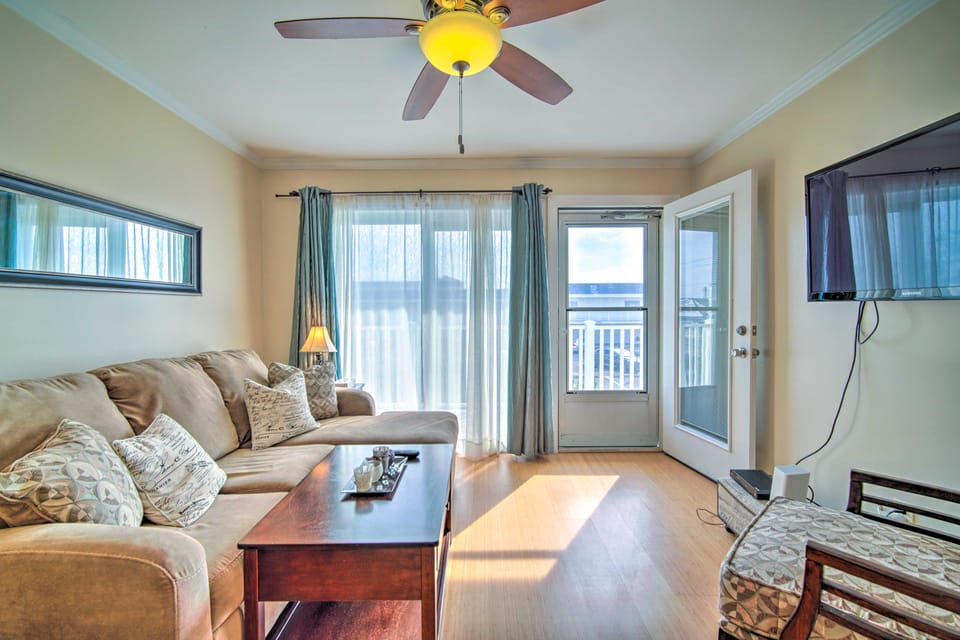 Beautiful Brigantine Condo - Walk to Beach! Apartment in Brigantine