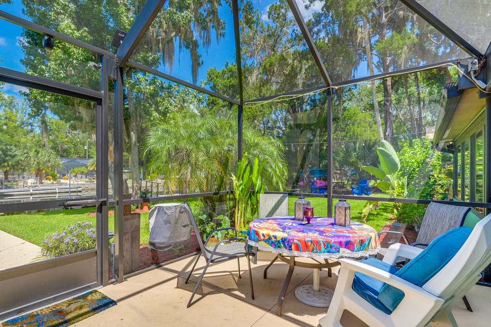Canal-Front Outdoor Oasis: Home in Crystal Water House in Crystal River