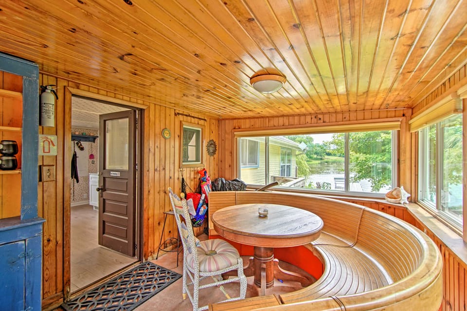 Horicon Riverfront Retreat w/ Deck, Dock + Patio Cottage in Wisconsin