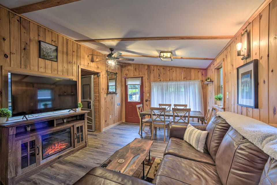 Glamping Getaway in Woodstock Lake Campground House in Capital District, NY, USA