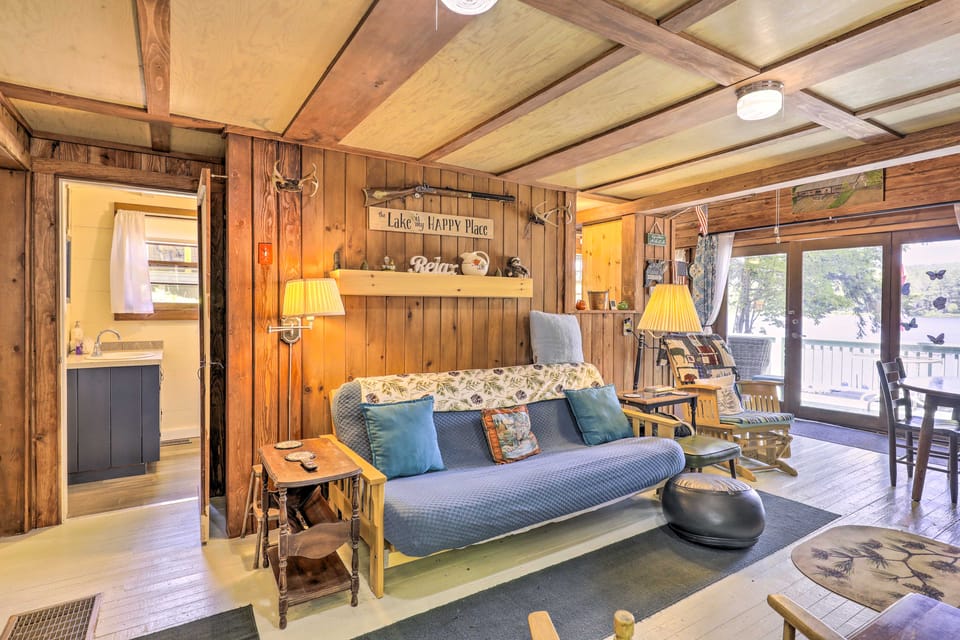 Lake Hermit Cabin w/ Kayaks & Paddleboards! House in Sanbornton