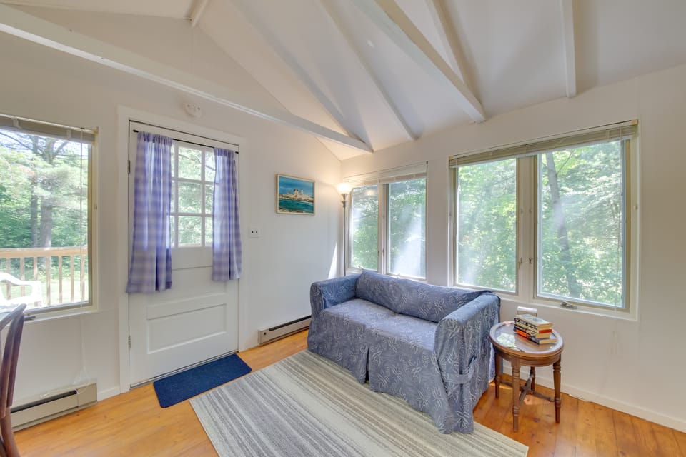 Couples Getaway Near Beaches: Northport Cottage Cottage in Northport