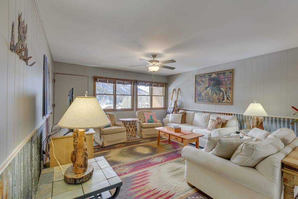 Hike & Bike: Red River Condo Near Fishing! Apartment in Red River