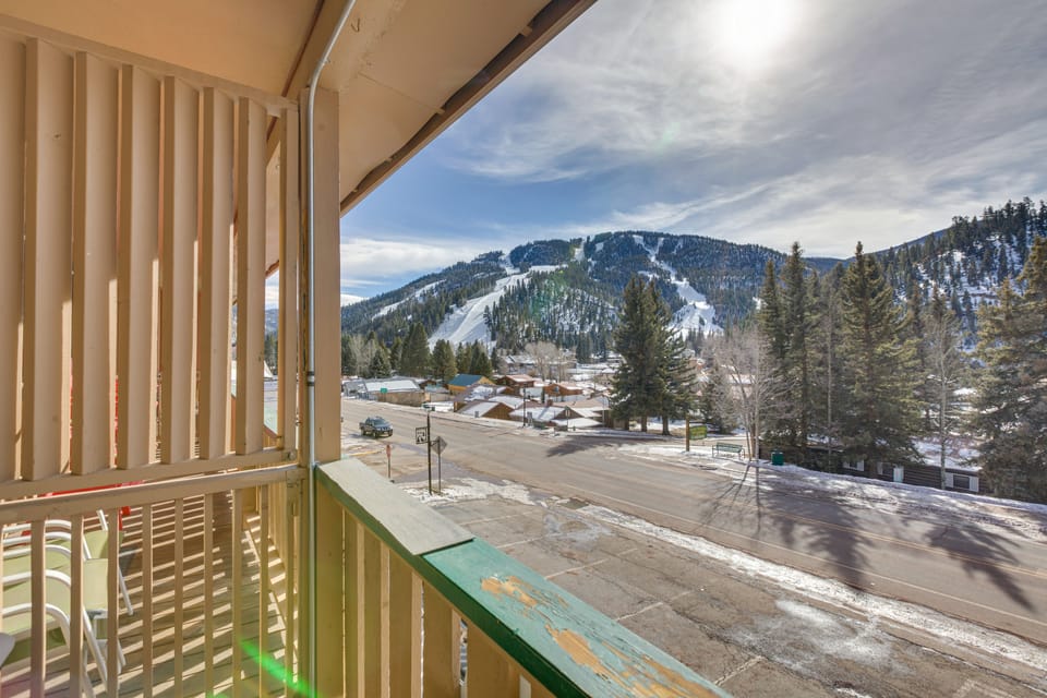 Hike & Bike: Red River Condo Near Fishing! Apartment in Red River