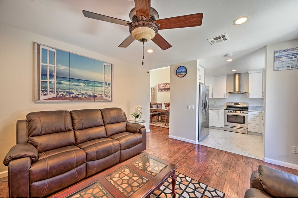 Karaoke Fun, Hot Tub & Patio! San Diego Sanctuary House in San Diego