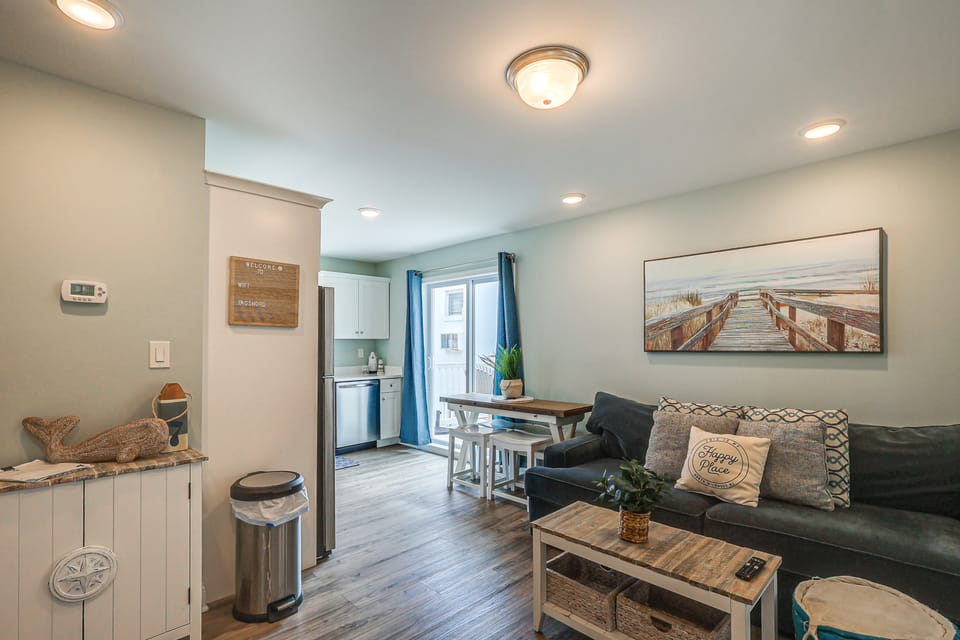 Wildwood Condo w/ Pool Access, Walk to Beach Apartment in Wildwood