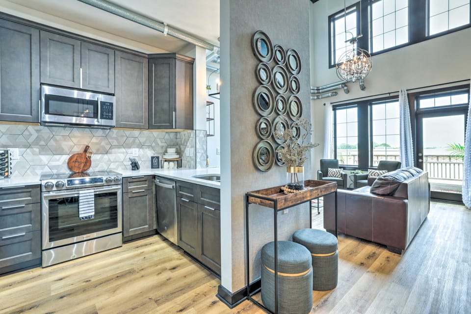 Central Atlantic Station Loft Near Mercedes-Benz! Apartment in Buckhead