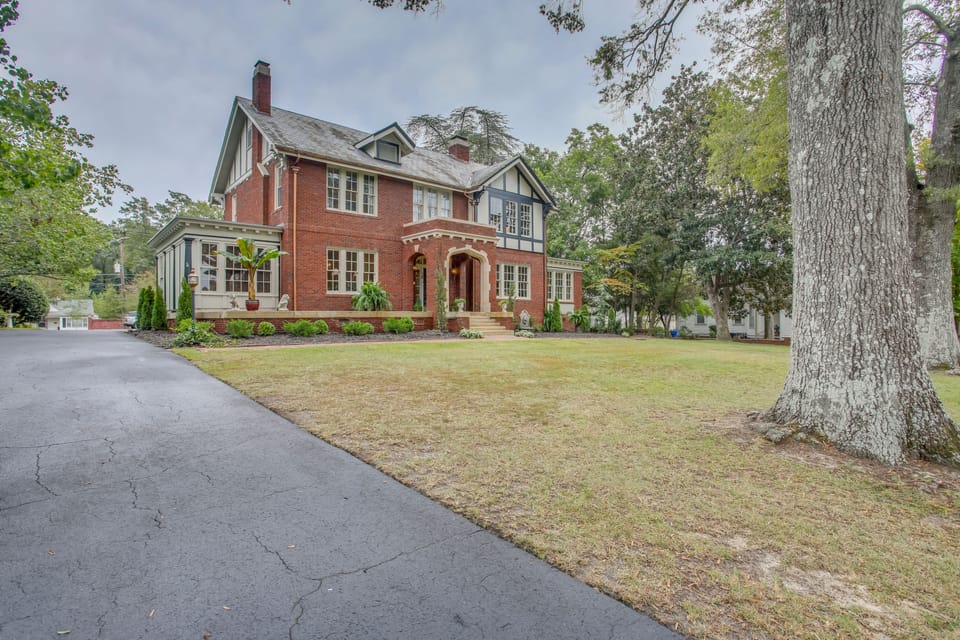 Family Laurinburg Home w/ Private Yard & BBQ Villa in South Carolina