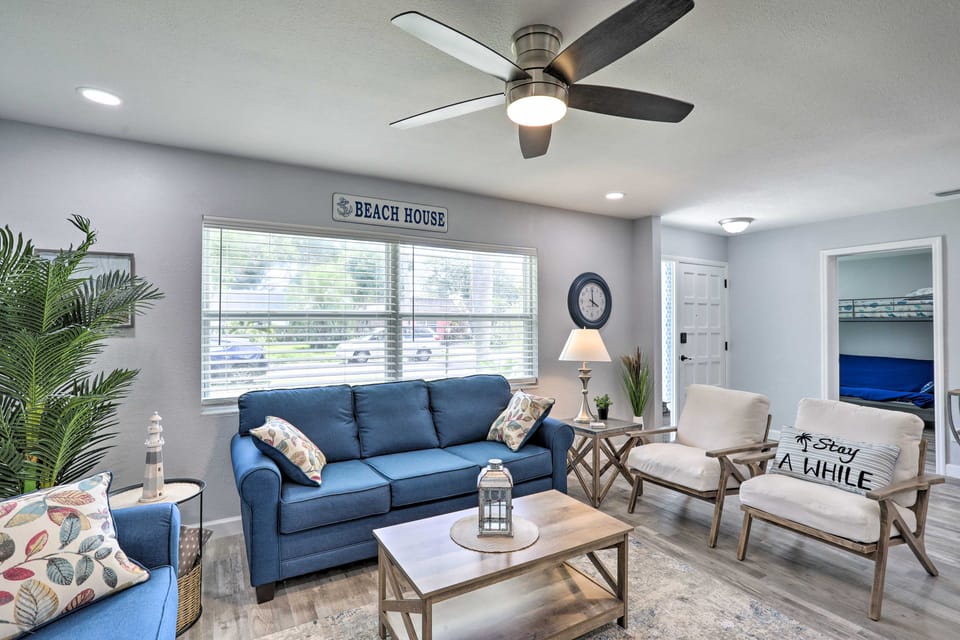 2 Mi to Beach: Home w/ Screened Porch in Largo House in Largo