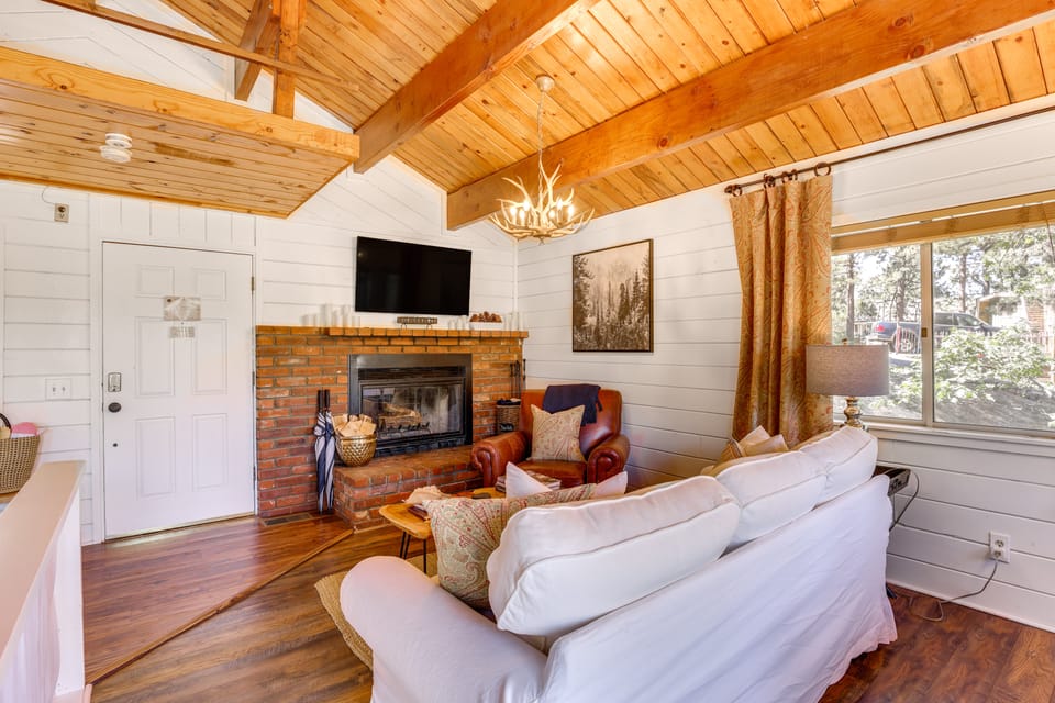 ‘Snow Valley Hideaway’ Arrowbear Lake Retreat House in Arrowbear Lake