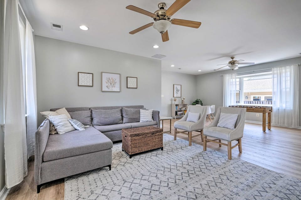 Idyllic Pasadena Retreat with Garden + Hot Tub! House in Anne Arundel County