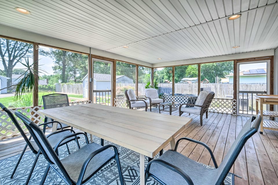 Idyllic Pasadena Retreat with Garden + Hot Tub! House in Anne Arundel County
