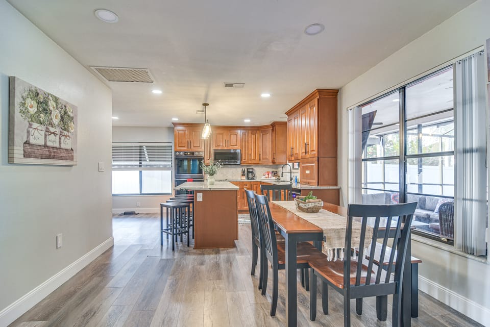 Largo Oasis w/ Pool & Grill: 6 Mi to Beach! House in Largo