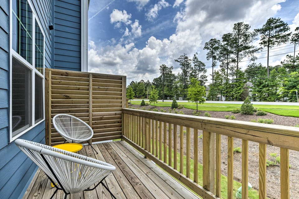 Sleek Durham Townhome Near Dtwn w/ Balcony! Apartment in Durham