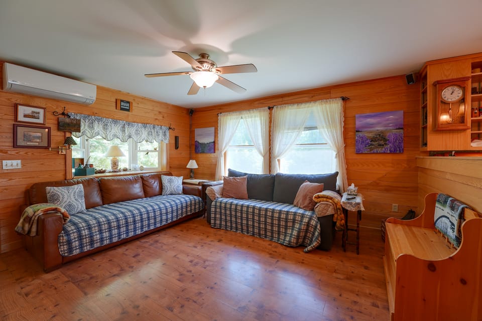 Maine Cottage Getaway, Close to Belfast & Hiking House in Belfast