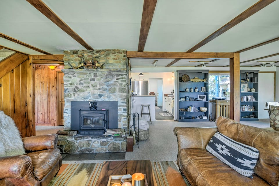 Scenic Lake Almanor Home w/ Mountain Views! House in Lake Almanor