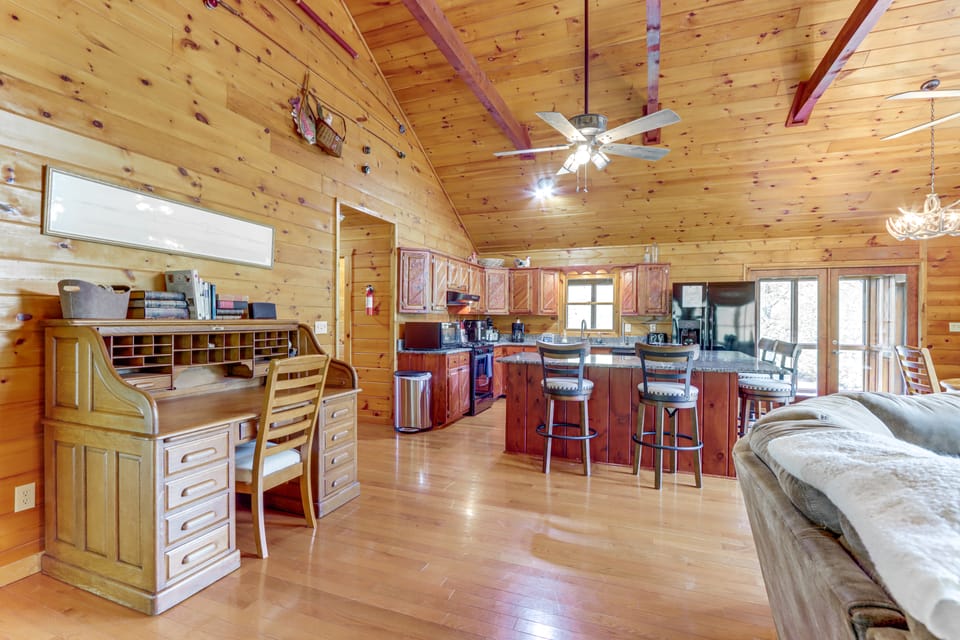Waterfront Cabin in Ellijay: Hot Tub + Game Room House in Georgia