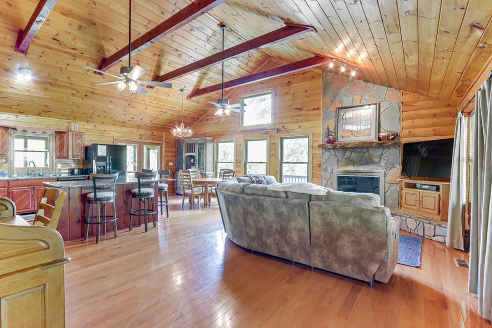 Waterfront Cabin in Ellijay: Hot Tub + Game Room House in Georgia