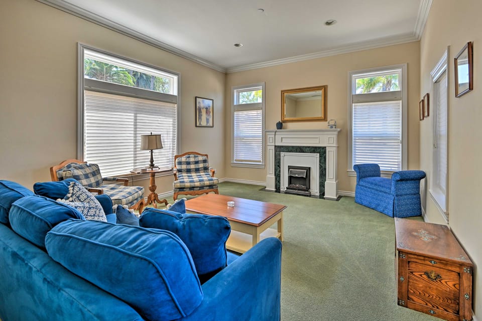 Luxe Vista Getaway w/ Private Pool & Hot Tub! House in Vista