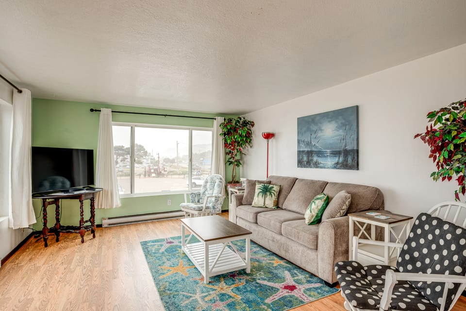 Rockaway Beach Apt w/ Ocean Views: Steps to Shore Apartment in Rockaway Beach