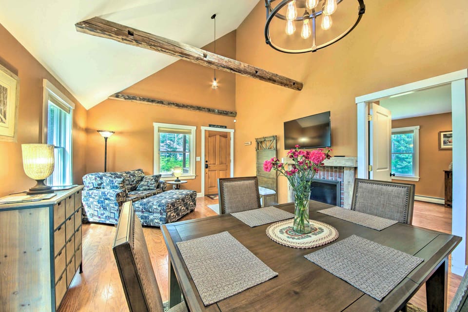 Hidden Gem Cottage' Near Blue Hill Peninsula Cottage in Brooklin