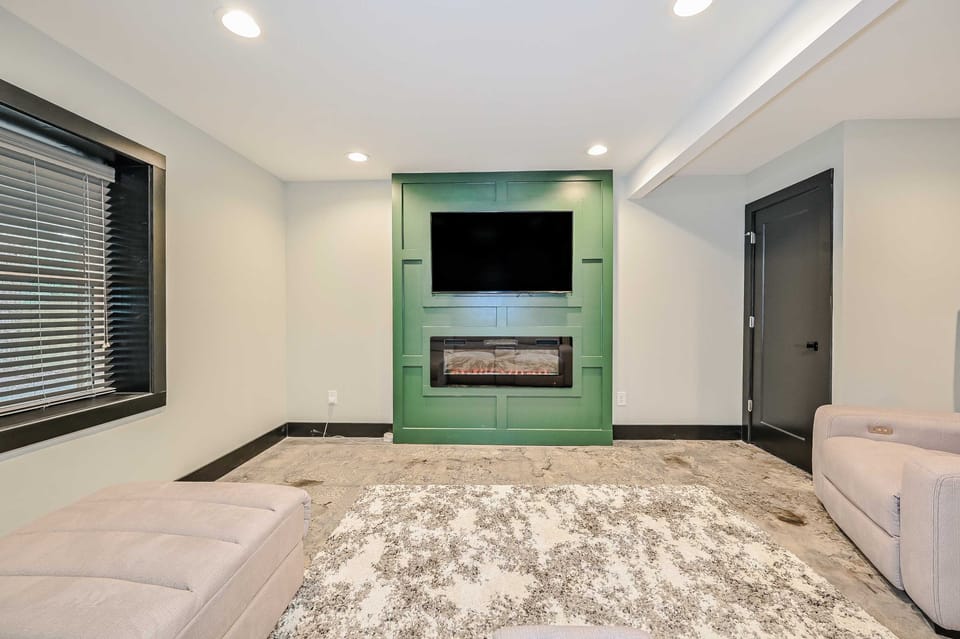 5 Mi to Mercedes-Benz Stadium: Stylish ATL Retreat Apartment in Atlanta