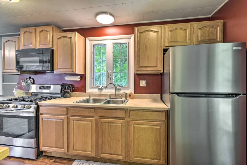 Peaceful Finger Lakes Apartment with Patio! Apartment in Finger Lakes