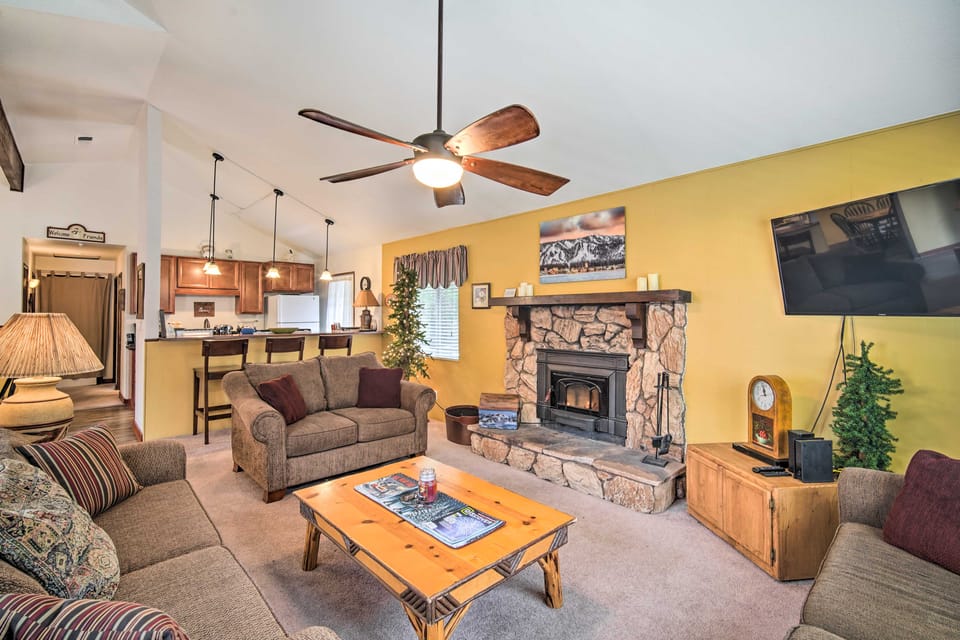 3 Mi to Skiing: Big Bear Cabin w/ Deck House in Big Bear