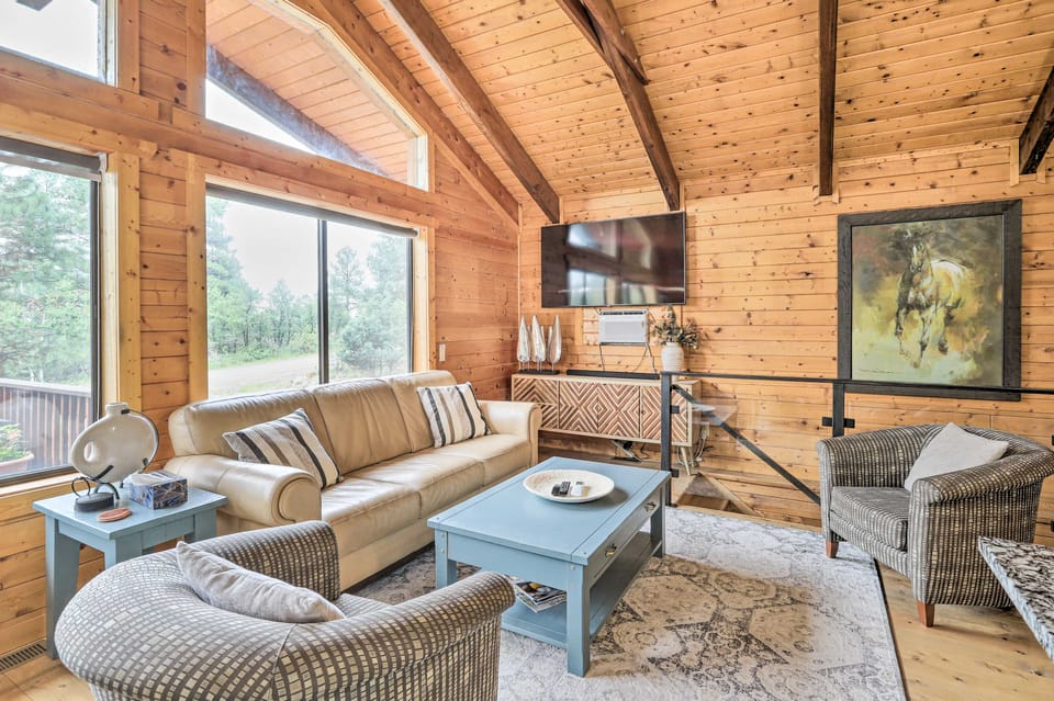 Luxe Pagosa Springs Cabin w/ Sauna & Hot Tub! House in Colorado