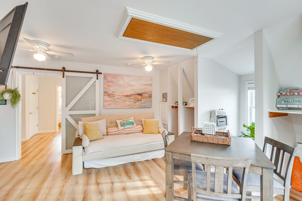 Epic Brunswick Apartment with Deck! Apartment in Brunswick
