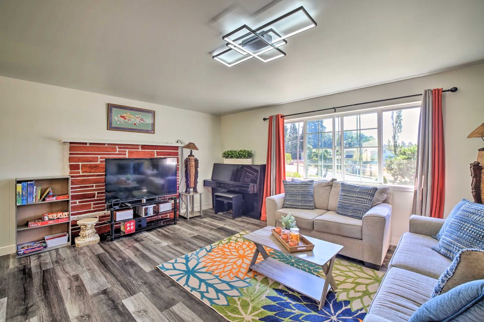 Renton Escape ~ 16 Mi to Downtown Seattle! House in Cascade-Fairwood