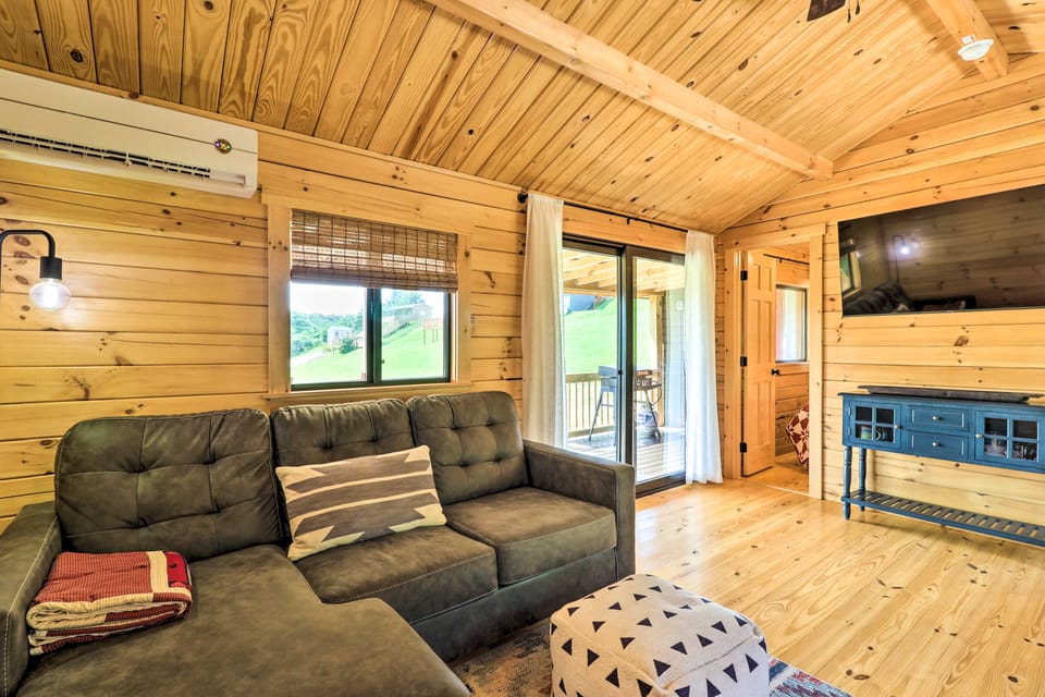 Little River Access! Outdoorsy Getaway in Sparta House in North Carolina
