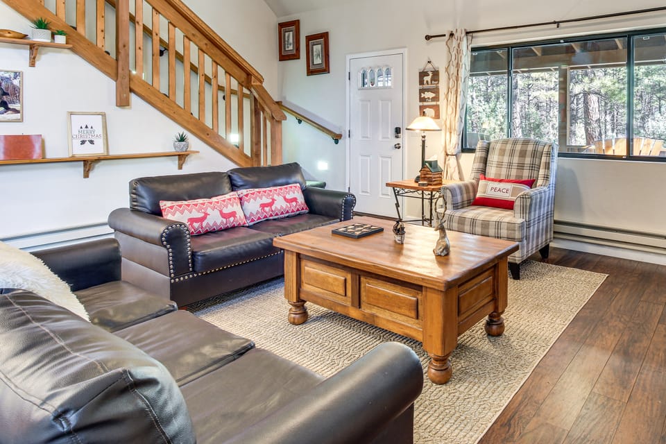 2 Mi to Fool Hollow Lake: Wooded Cabin w/ Fire Pit House in Show Low