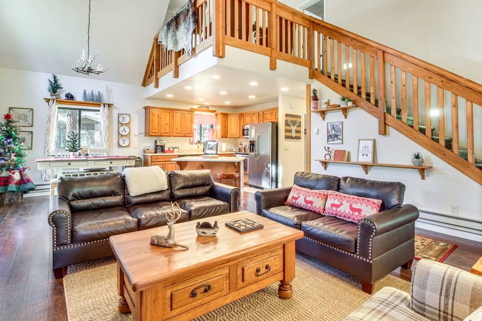 2 Mi to Fool Hollow Lake: Wooded Cabin w/ Fire Pit House in Show Low