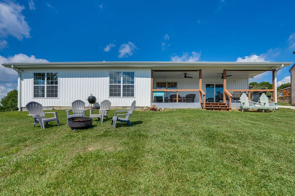 Boat Dock + Covered Patio: Cherokee Lake Escape! House in Cherokee Reservoir