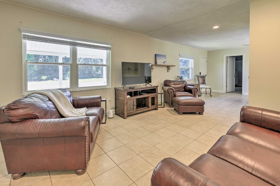 Pet-Friendly Home Close to WEC Ocala! House in Florida