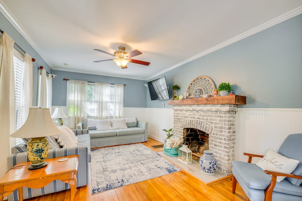Walk to Mount Dora Historic District: Cozy Home! House in Mount Dora