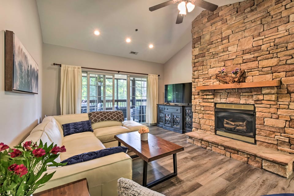 Sunny Clayton Condo on Kingwood Golf Course! Apartment in Georgia
