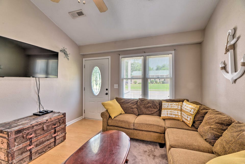 Cozy Pantego Cottage ~ 5 Miles to Belhaven! House in North Carolina