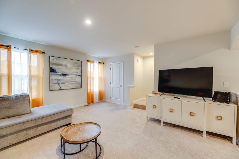 Sunlit Milford Townhome < 2 Mi to Riverwalk! Apartment in Sussex County