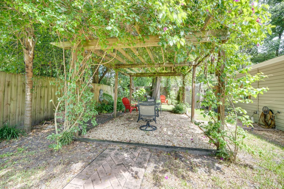 1 Mi to Lake Dora: Cottage w/ Shared Yard & Patio! Cottage in Mount Dora