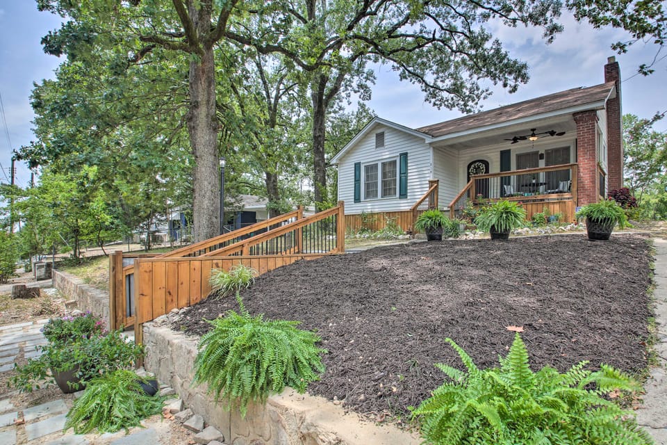 2 Mi to Central Ave: Quaint Hot Springs Home! House in Hot Springs