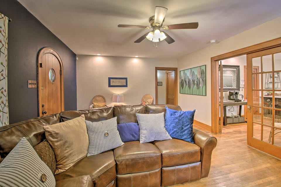 2 Mi to Central Ave: Quaint Hot Springs Home! House in Hot Springs